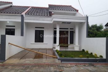 Rumah strategis di limo depok