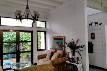 Dijual RUANG USAHA rumah 2lantai dan lapangan Futsal di CIMAHI