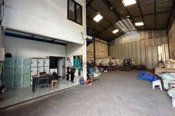 Xyfna. Gudang Meiko Abadi Terawat Dan Fully Furnished