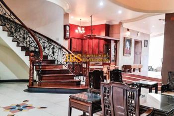 Dijual Villa Komplek Griya Riatur Jalan Krisan Kondisi Siap Huni Fully Furnished