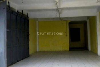 Ruko Strategis di Sudirman Bandung Lahan Parkir Luas