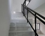 thumbnail-rumah-baru-2-konsep-industrial-2-lantai-alam-sutera-5