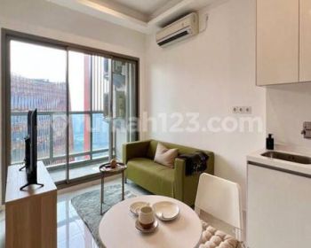 1 Bedroom + 1 Study Unit. New & Furnished South Quarter