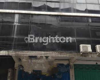 Ruko 4 lantai Manyar indah