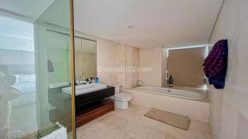 Apartemen Verde 2 Kamar Tidur Furnished Bagus