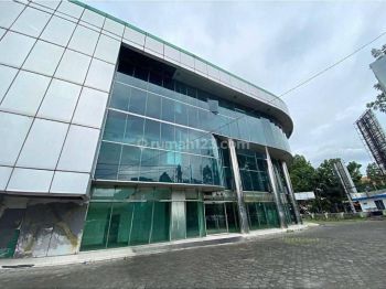 Ruang Usaha Siap Pakai Mainroad Riau Bandung