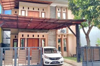 RUMAH MEWAH MODERN 2 LANTAI DALAM PERUMAHAN DEKAT HOTEL HYATT JALAN PALAGAN