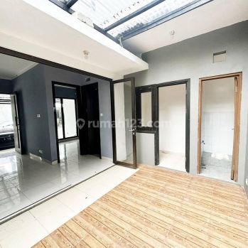 Rumah 2 Lantai 3+1 Kamar Sudah Renovasi di Graha Raya