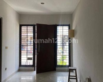Sewa rumah minimalis 2 lantai harga terjangkau