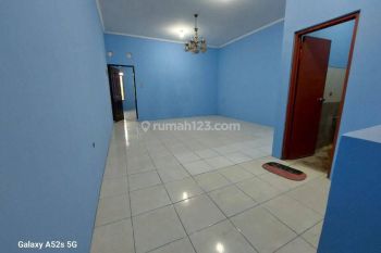 Ruko 2,5 Lantai Siap Pakai Ditaman Holis Indah, Bandung