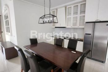 Rumah full furnished greenwich