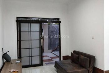 Rumah Terawat Nyaman Dan Aman Lokasi di Ciwastra Buah Batu