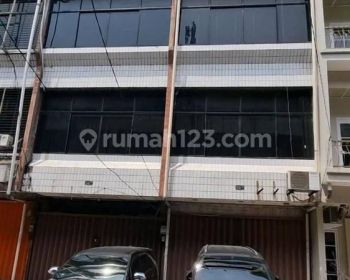 Ruko Jembatan tiga didalam kawasan