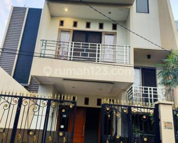 Rumah minimalis 3 Lantai