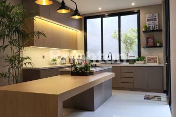 RUMAH MODERN INDUSTRIAL BRAND NEW VERSAILLES BSD