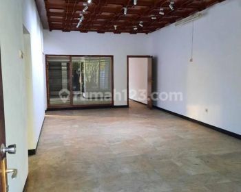 KAN RUMAH SIAP HUNI DI TENGAH KOTA, BISA UNTUK TEMPAT TINGGAL DAN USAHA