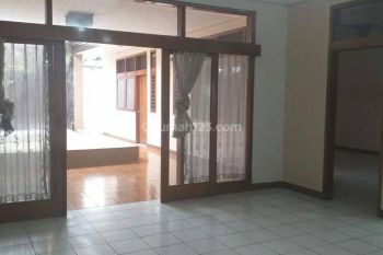 Rumah Bagus dan terawat di Kopo Sari