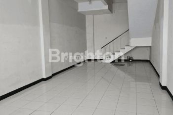 RUKO ESTE MERR, DEKAT RAYA MERR, 3 LT, MINIM 2 TH