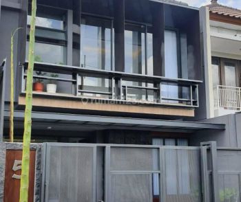 Rumah di Pakuwon City Surabaya 2 Lantai Baru Modern Minimalis