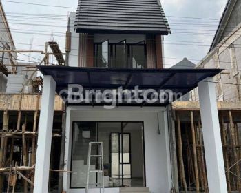 RUMAH DI ROYAL PAKA RESIDENCE SURABAYA