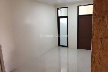 Rumah 2 Lantai Siap Huni di Geger Kalong, Bandung