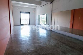 RUKO 3,5 LANTAI DI LOKASI STRATEGIS DEKAT BANDARA