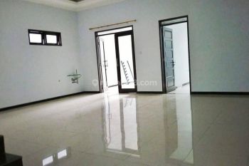 Disewakan rumah nyaman di Mekar wangi