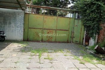 Gudang dan workshop di Dakota dekat borma dan dekat tol Pasteur