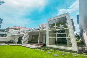Rumah Mewah Graha Family Folf View With Swimming Pool