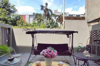 Rumah 2 Lantai Bagus di Veteran, Jakarta Selatan