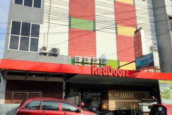 Hotel di Jl. Adyaksa dekat Mall Panakkukang
