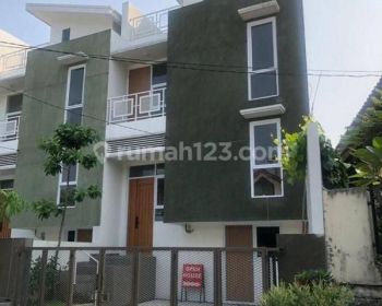 Rumah Baru Semi Furnished 3 Lantai di Sek 5 Bintaro Jaya, Bintaro,mel