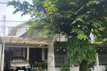 Rumah Bagus Terawat Lokasi Strategis Area Gatot Subroto