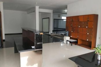 Ruang Usaha Ex Salon Bersih Terawat di Bandung Utara