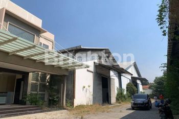 GUDANG, OFFICE DAN TANAH LAPANG LOKASI STRATEGIS 5 MENIT DARI EXIT TOL KEBOMAS