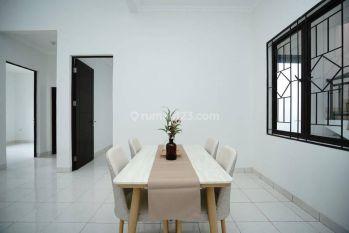 Rumah Siap Huni Strategis 15 Menit Ke Mall Ciputra Cibubur di Legenda Wisata