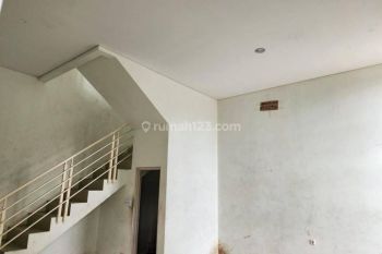 Gudang plus kantor disewakan di Sadang kopo