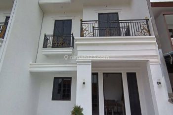 Rumah Mewah 2 Lt Strategis Dipinggir Jalan Raya Ciledug,tangsel.