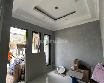 Rumah 2 Lantai Baru Bagus di Nusaloka BSD dengan Row Jalan Lebar