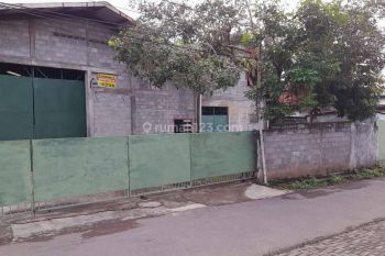 Sewa gudang besar di tengah kota