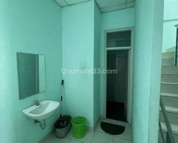 Ruko yg rapi,strategis, siap usaha