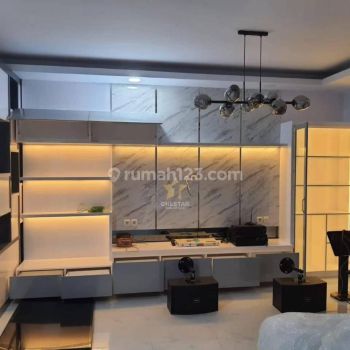 Rumah di Cluster Fiordini , Illago Paramount Gading Serpong 2 .5 Lantai Rapi SHM