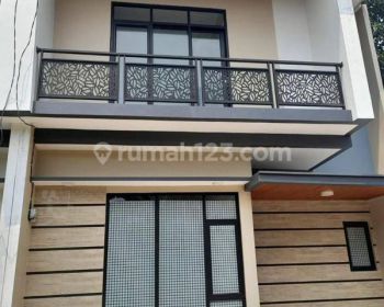 Rumah Bisa untuk Kantor strategis dekat Tol di Kukusan Beji