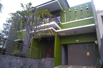 Rumah 2 Lantai di Pondok Hijau Indah Setiabudi Bandung, Bandung
