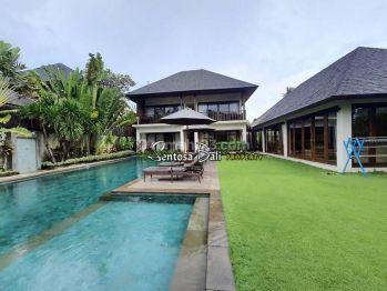 Luxury Villa di Batu Belig , Kerobokan , Dekat Pantai