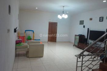 Ruko 3 Lantai Siap pakai di Mainroad Cibadak