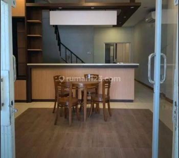 Dijual Ruko di Jalan Raya Kebayoran Lama, Lb.+ 390m2, 3 Lantai, Lokasi Jakarta