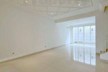 Disewakan Rumah 3 Lantai Di Cilandak Jakarta Selatan STD455