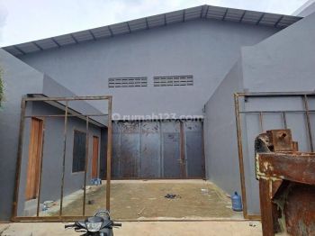 Gudang Baru Siap Pakai, Timur, Lokasi di Kompleks Kaveling Dpr