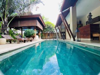 CONVIENCE PRIVATE VILLAS BATUBELIG